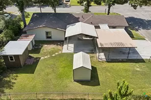 811 Nixon St, Lockhart, TX 78644 - Photo 28