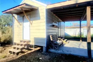 103 E Hickey St, Yoakum, TX 77995 - Photo 4