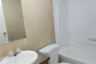 103 E Hickey St, Yoakum, TX 77995 - Photo 8