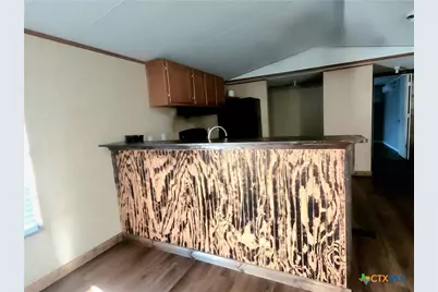 103 E Hickey Street, Yoakum, TX 77995 - Photo 10