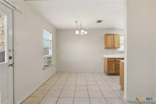 1012 Muelhause St, Belton, TX 76513 - Photo 8