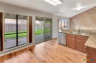 808 Taos Dr, Victoria, TX 77904 - Photo 12