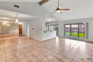 808 Taos Dr, Victoria, TX 77904 - Photo 2