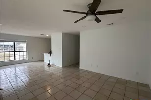 136 Discovery Ln, San Marcos, TX 78666 - Photo 2