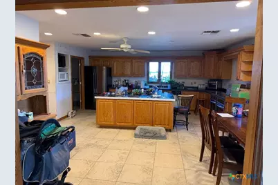 184 Russell Road, Victoria, TX 77904 - Photo 4