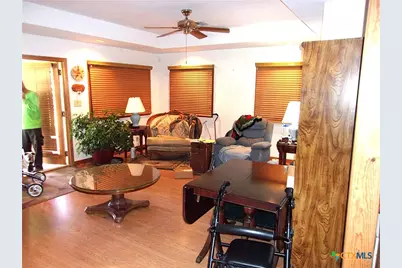 184 Russell Road, Victoria, TX 77904 - Photo 10