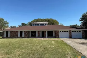 420 El Camino Real St, Port Lavaca, TX 77979 - Photo 1
