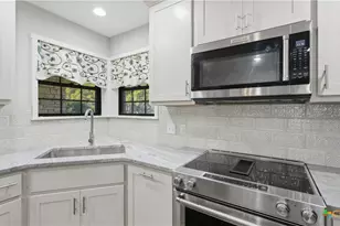 132 W Outer Dr, Canyon Lake, TX 78133 - Photo 16