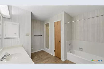 132 W Outer Drive, Canyon Lake, TX 78133 - Photo 34