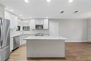 132 W Outer Dr, Canyon Lake, TX 78133 - Photo 14