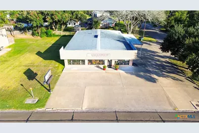 802 W Jackson Street, El Campo, TX 77437 - Photo 2