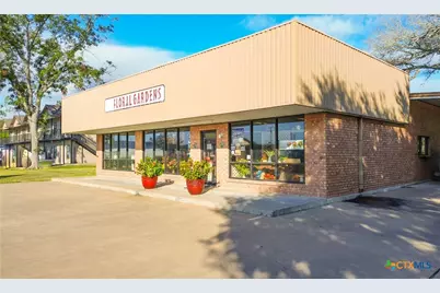 802 W Jackson Street, El Campo, TX 77437 - Photo 1