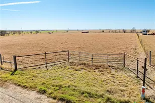 2927 County Rd 302, Bartlett, TX 76511 - Photo 10