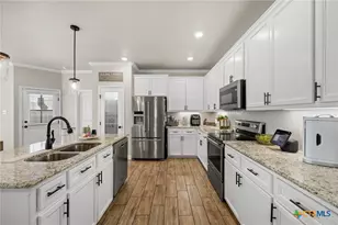 1607 Black Kettle Trl, Temple, TX 76502 - Photo 16