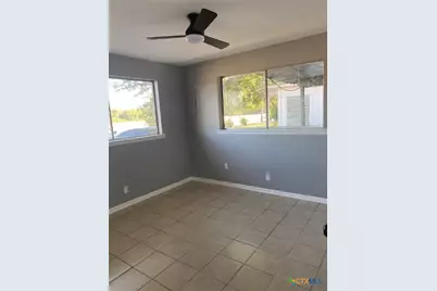 955 University Lane, Seguin, TX 78155 - Photo 10