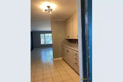 955 University Lane, Seguin, TX 78155 - Photo 8