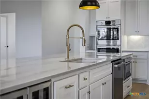 1552 Vintage Way, New Braunfels, TX 78132 - Photo 16