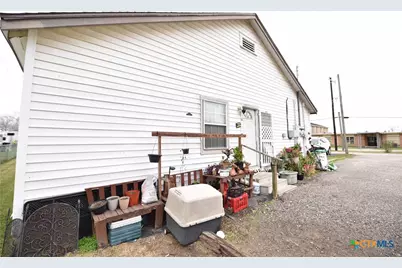 120 Haviland Street, Port Lavaca, TX 77979 - Photo 4