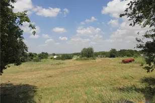 2556 Luther Curtis Rd, Troy, TX 76579 - Photo 2