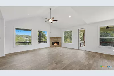 1039 Primrose Path, Canyon Lake, TX 78133 - Photo 8