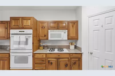 308 Elmwood Drive, New Braunfels, TX 78130 - Photo 14