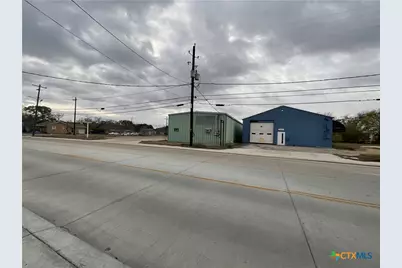 607 E Crestwood Drive, Victoria, TX 77901 - Photo 1