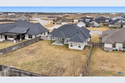 104 Beacon Lane, Victoria, TX 77904 - Photo 10