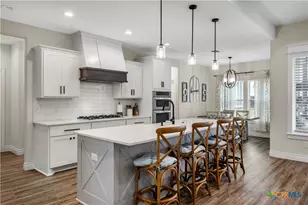 104 Beacon Ln, Victoria, TX 77904 - Photo 16