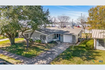 4805 Lilac Lane, Victoria, TX 77904 - Photo 2
