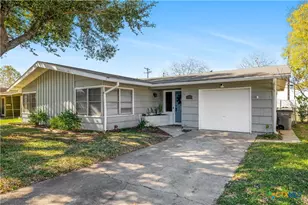4805 Lilac Ln, Victoria, TX 77904 - Photo 1