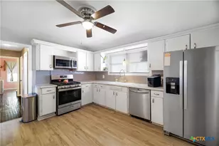 4805 Lilac Ln, Victoria, TX 77904 - Photo 12