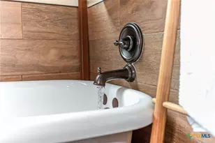 231 Oleander Ave, Tivoli, TX 77990 - Photo 30