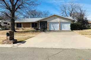 1901 Muir Dr, Killeen, TX 76543 - Photo 2