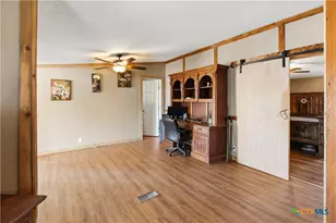 470 Lyon Rd, Seguin, TX 78155 - Photo 18