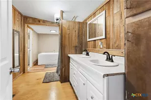 470 Lyon Rd, Seguin, TX 78155 - Photo 14