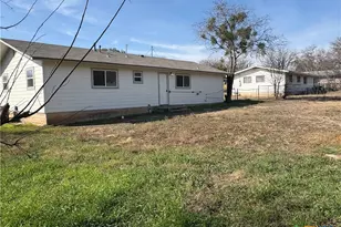 203 Stapp St, Burnet, TX 78611 - Photo 4