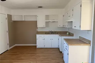 203 Stapp St, Burnet, TX 78611 - Photo 6