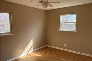 203 Stapp St, Burnet, TX 78611 - Photo 10