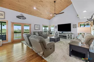 178 Smyth St, Port O'Connor, TX 77982 - Photo 4