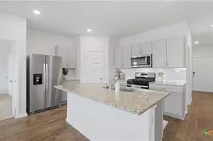 323 Elephants Ear Dr, New Braunfels, TX 78130 - Photo 22