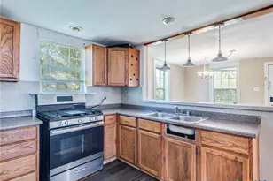 721 E Pine St, Seguin, TX 78155 - Photo 12