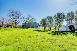 721 E Pine St, Seguin, TX 78155 - Photo 26