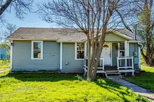 721 E Pine St, Seguin, TX 78155 - Photo 2