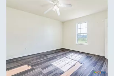 721 E Pine Street, Seguin, TX 78155 - Photo 20