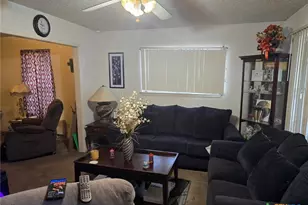 1517 School St, Gonzales, TX 78629 - Photo 2