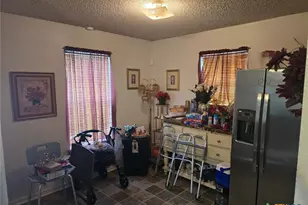 1517 School St, Gonzales, TX 78629 - Photo 4