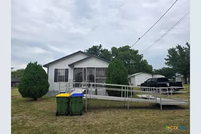 1517 School Street, Gonzales, TX 78629 - Photo 1