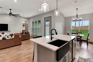 305 Turkey Ln, Victoria, TX 77905 - Photo 8