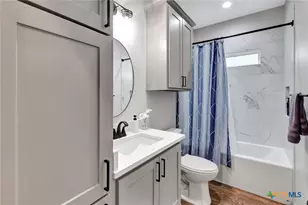 305 Turkey Ln, Victoria, TX 77905 - Photo 24