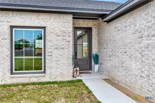 305 Turkey Ln, Victoria, TX 77905 - Photo 2